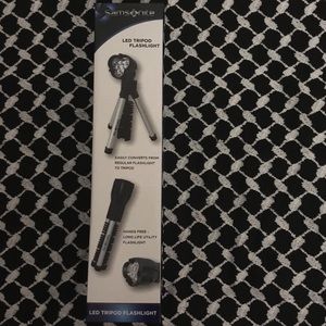 LED Tripod Flashlight